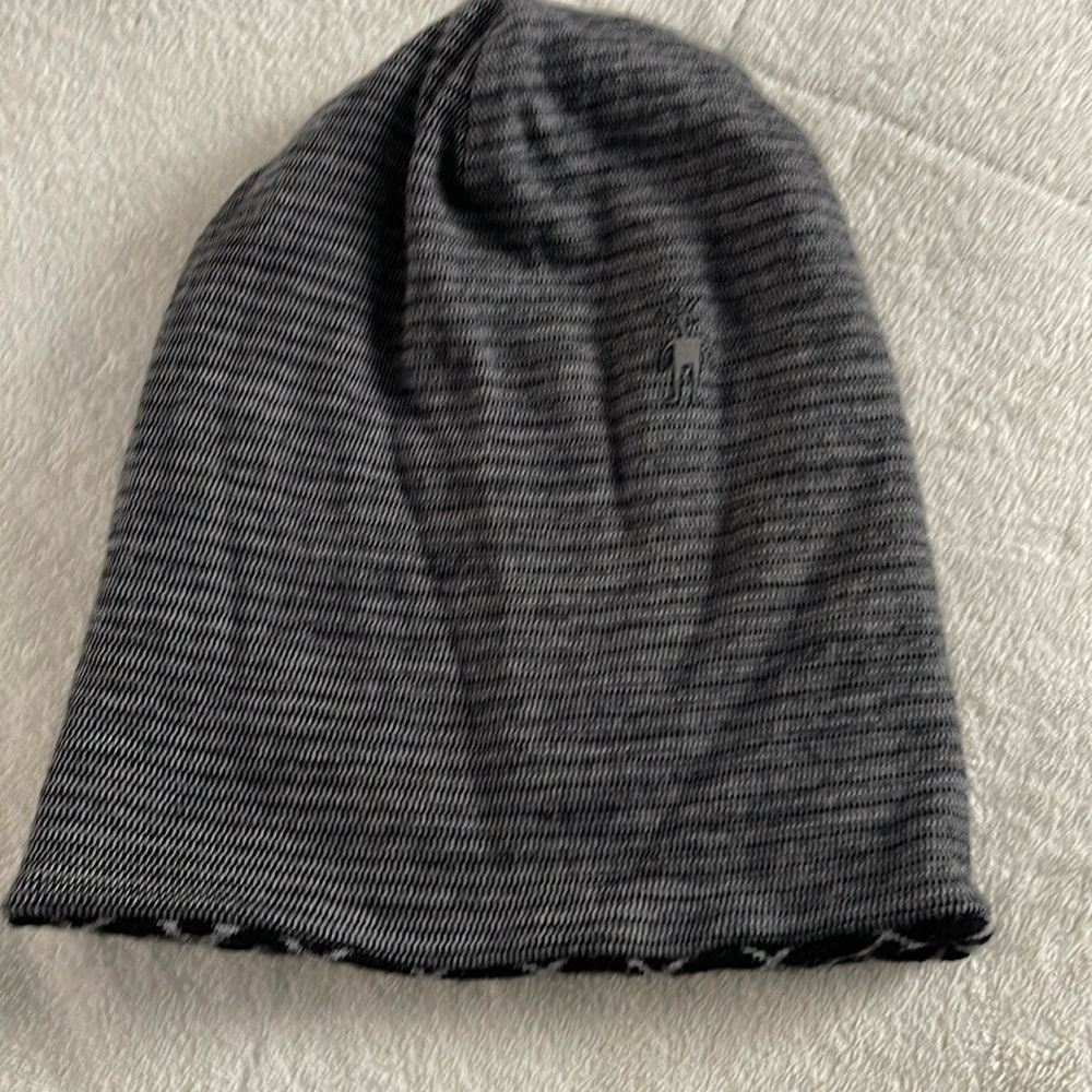Smart wool- black and gray beanie
